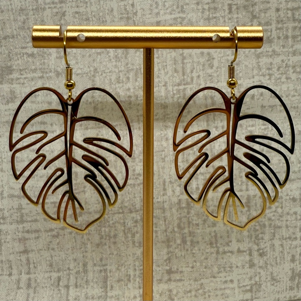 NWT Gold-Tone Stainless Steel Tropical Monstera Leaf Earrings